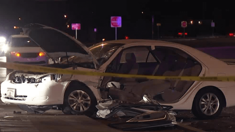 Un policía de Albuquerque estuvo involucrado en un accidente que deja a un conductor herido de gravedad