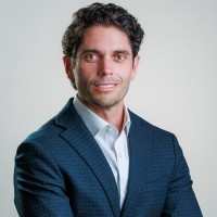 Ryan Ellison es elegido como el Fiscal del Distrito de Nuevo México