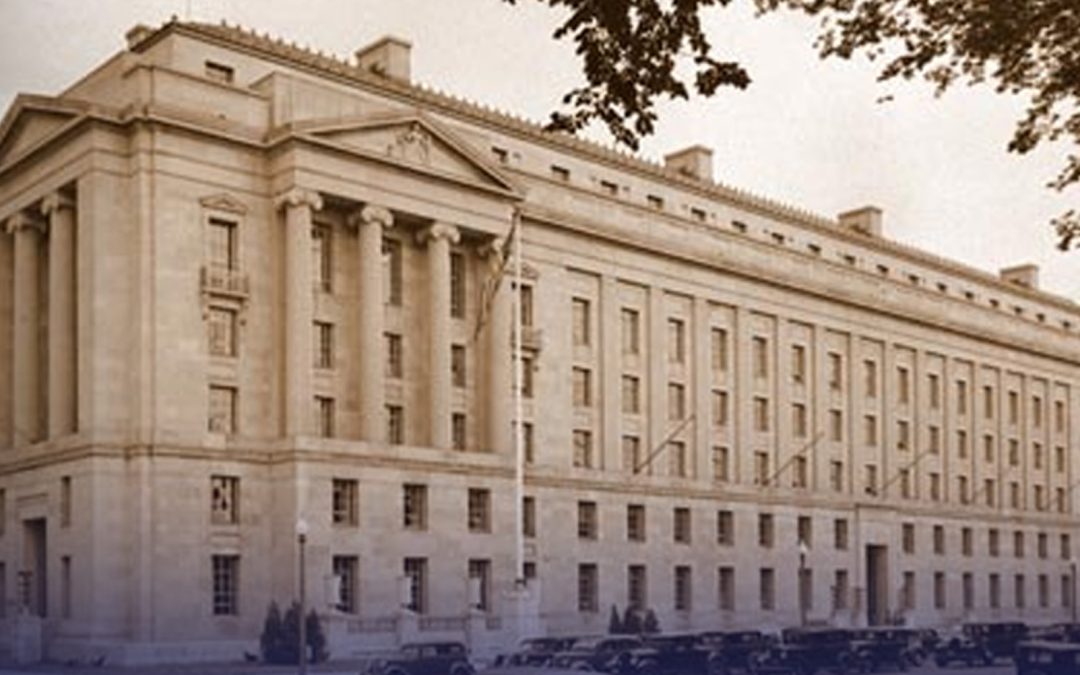 Una mujer sin hogar enfrenta cargos federales por incendiar un almacén comercial en Albuquerque