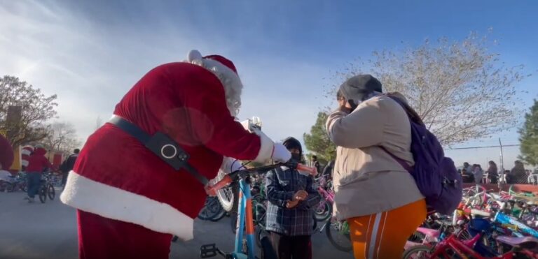 Santa Bombero Ciudad Juárez: Cumpliendo los deseos navideños de miles de niños