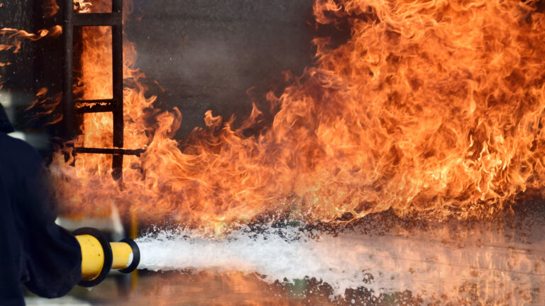 Trágico incendio en Emporia: Una víctima fatal y una investigación en curso