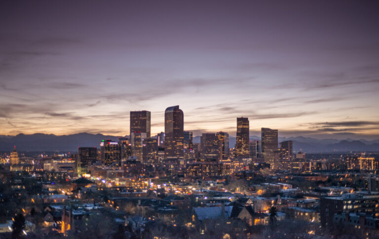 Aumento del Salario Mínimo en Denver: $19.29 a Partir de 2026