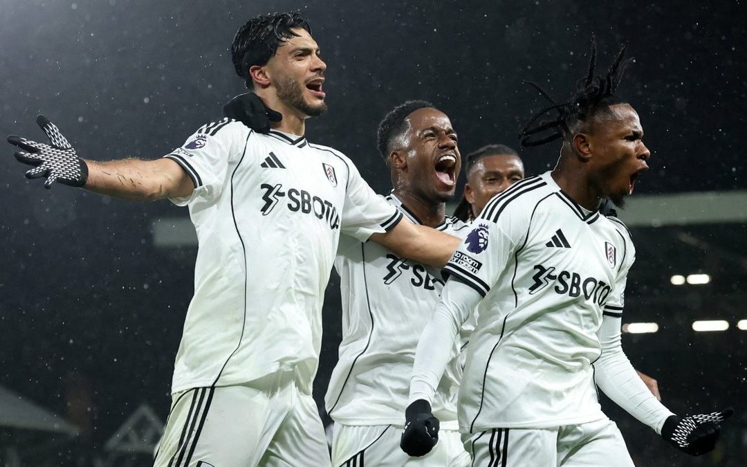 Fulham Busca un Nuevo Compañero de Equipo para Raúl Jiménez