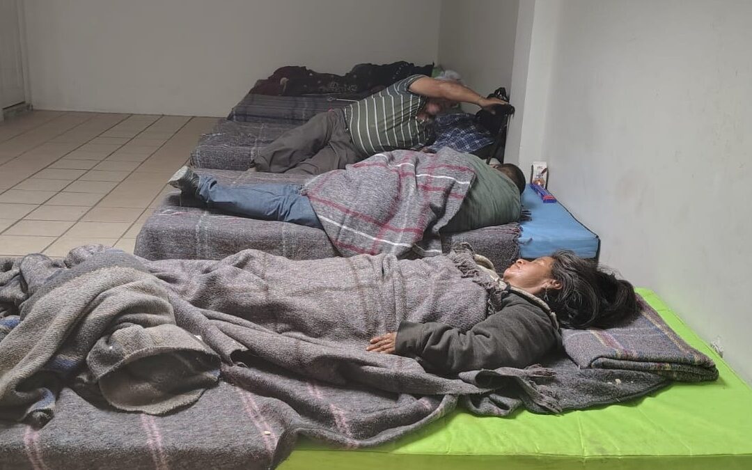 Torreón: Albergue brinda refugio del frío a personas en situación de calle