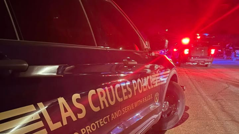 Accidentes peatonales en Las Cruces resultan en una muerte y un herido en menos de 8 horas.