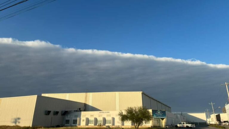 Nube Gigante sobre Monterrey: Fenómenos Meteorológicos que Impactan el Clima