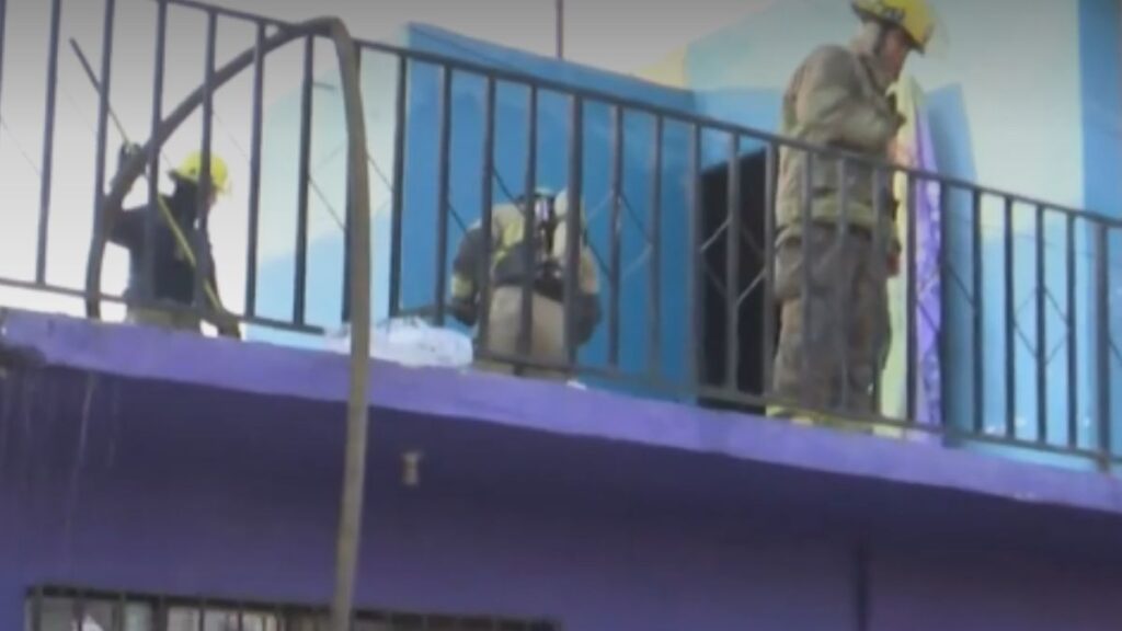 Incendio en Torreón: Cuerpos de Emergencia Rescatan a Adulta Mayor de su Casa