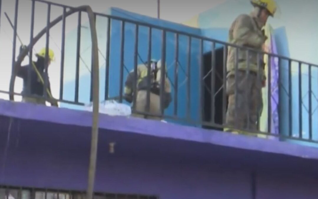 Incendio en Torreón: Cuerpos de Emergencia Rescatan a Adulta Mayor de su Casa