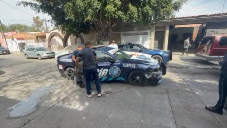 Hombre roba patrulla de Policía Vial de Aguascalientes y provoca choques