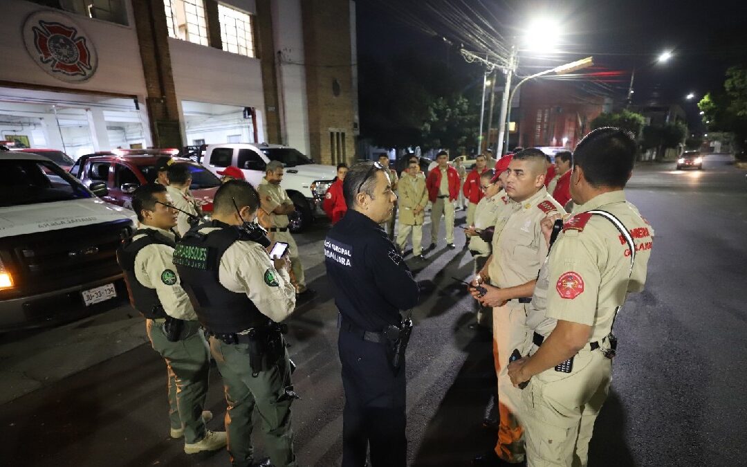 Bomberos en Guadalajara y Zapopan apagan 45 fogatas durante el Año Nuevo
