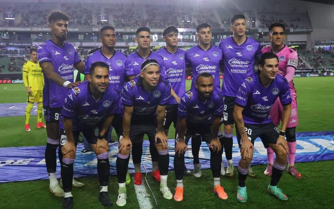 Mazatlán Envia un Mensaje por el Año Nuevo: Aficionados se Burlan del Equipo