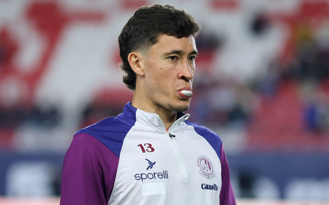 ¡Los Aficionados del América Celebran Posible llegada de Dourado con Creativos Memes!