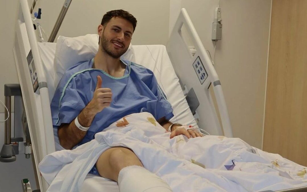 Santiago Giménez: El Entrenador del Milan Confirma la Duración de su Baja Esta Temporada