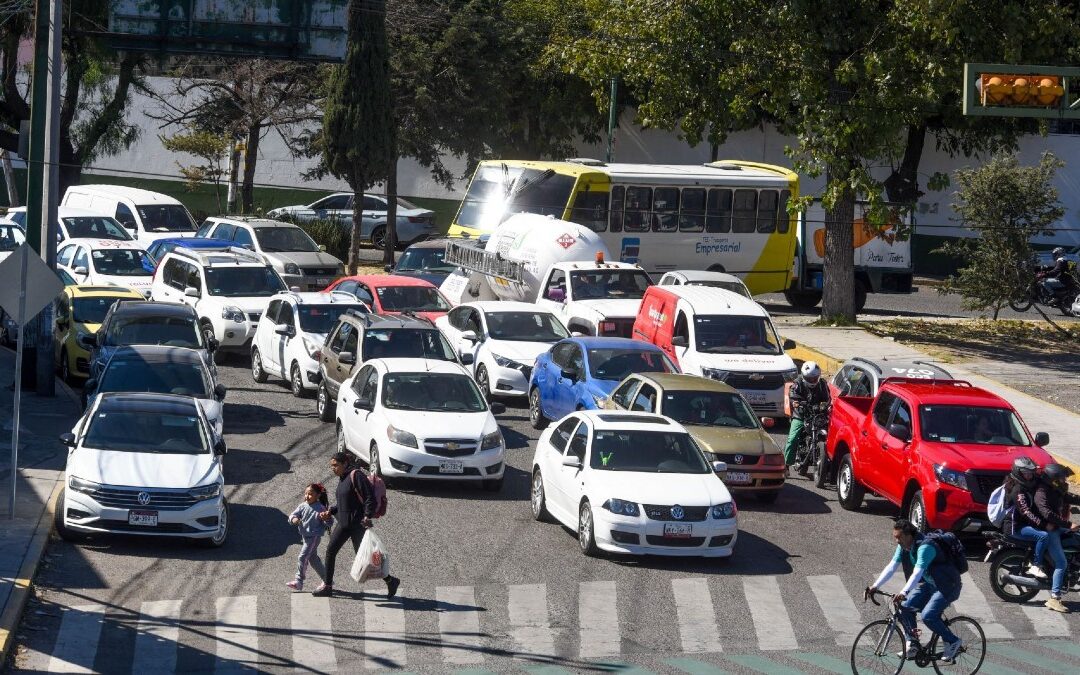 Hoy No Circula en CdMx y Edomex: Autos que Descansan el Viernes 2 de Enero 2026