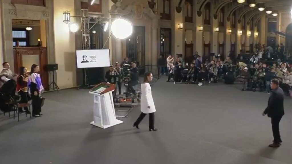 La alerta sísmica interrumpe a Claudia Sheinbaum en la Mañanera del Pueblo