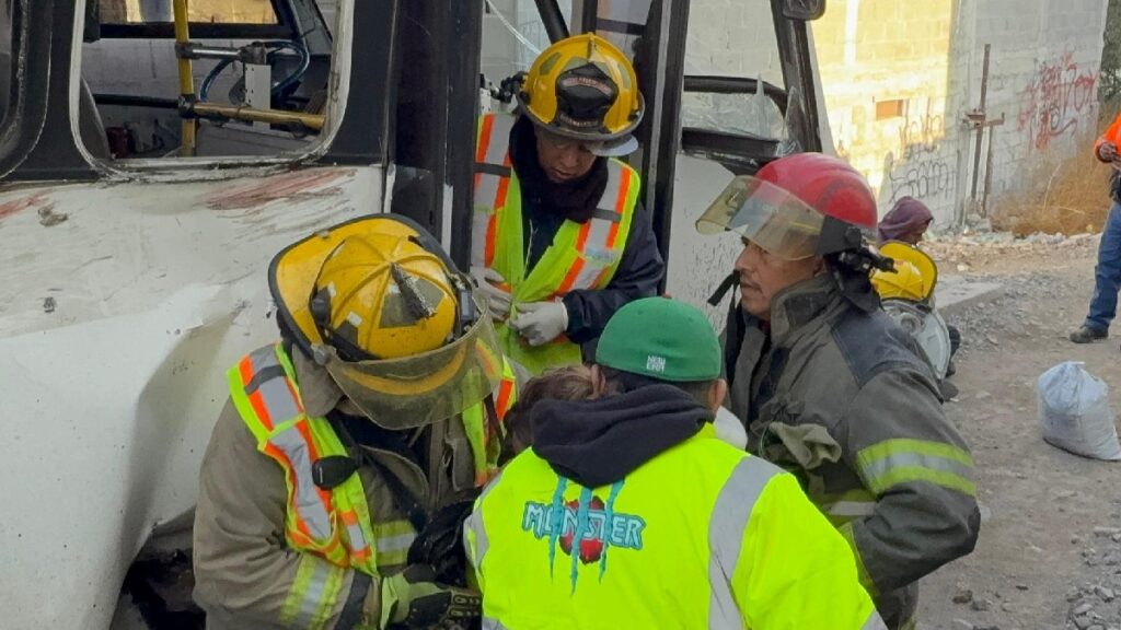 Chofer de ruta 7A en Saltillo sigue proceso en libertad tras choque contra tren