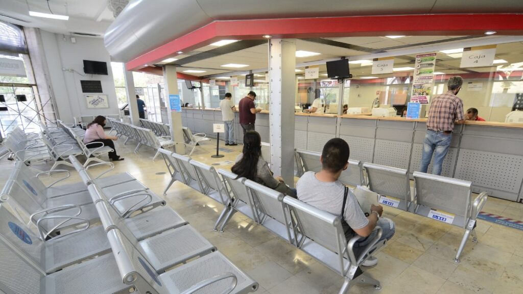 Caos en Guadalajara: Fallas en el Servicio de Recaudadoras Afectan Pago del Predial