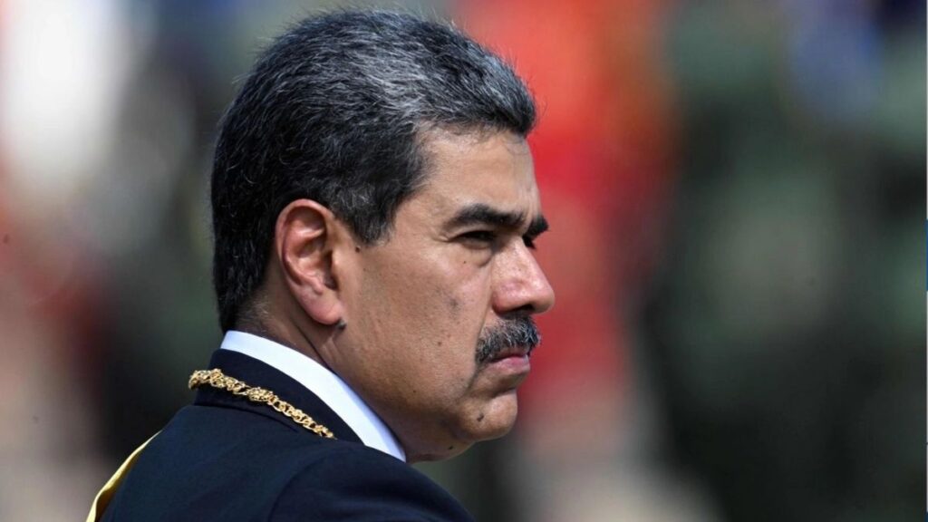 Donald Trump Muestra Imagen Impactante de Nicolás Maduro Tras Ataque de EE. UU. a Venezuela