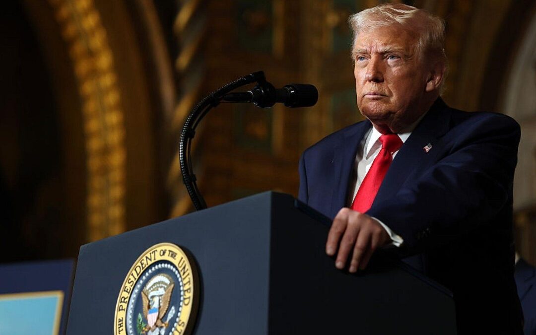 Trump advierte: “Algo habrá que hacer con México” tras ataque a Venezuela