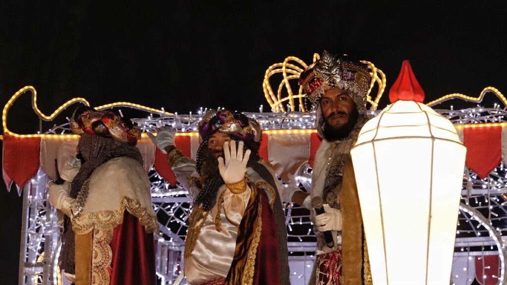 Descubre cómo disfrutar del desfile de los Reyes Magos en Puebla 2023: rutas y calles cerradas
