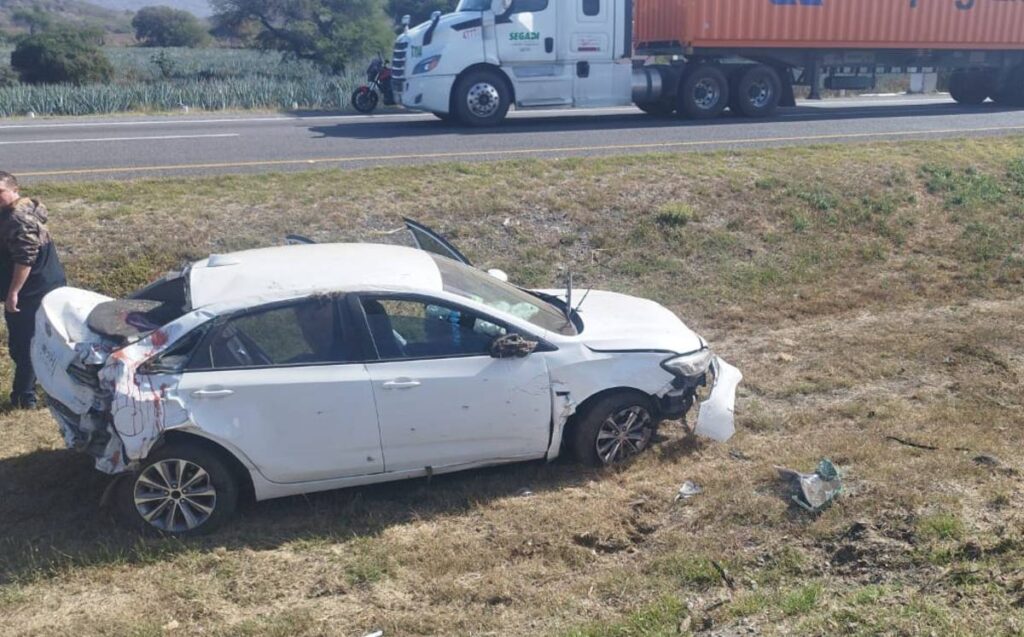 Volcadura en Michoacán: Grave accidente de tráfico deja heridos en la autopista