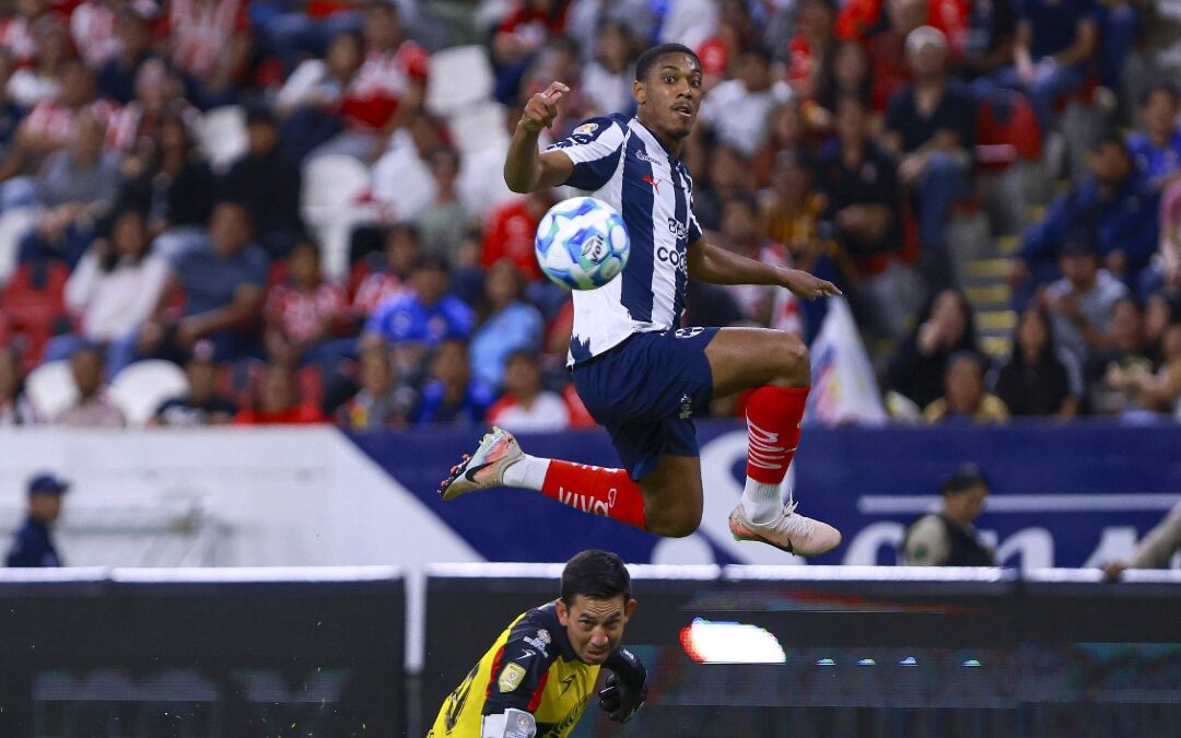 Anthony Martial Brilla en la Copa Pacífica: Su Primer Gol con Rayados