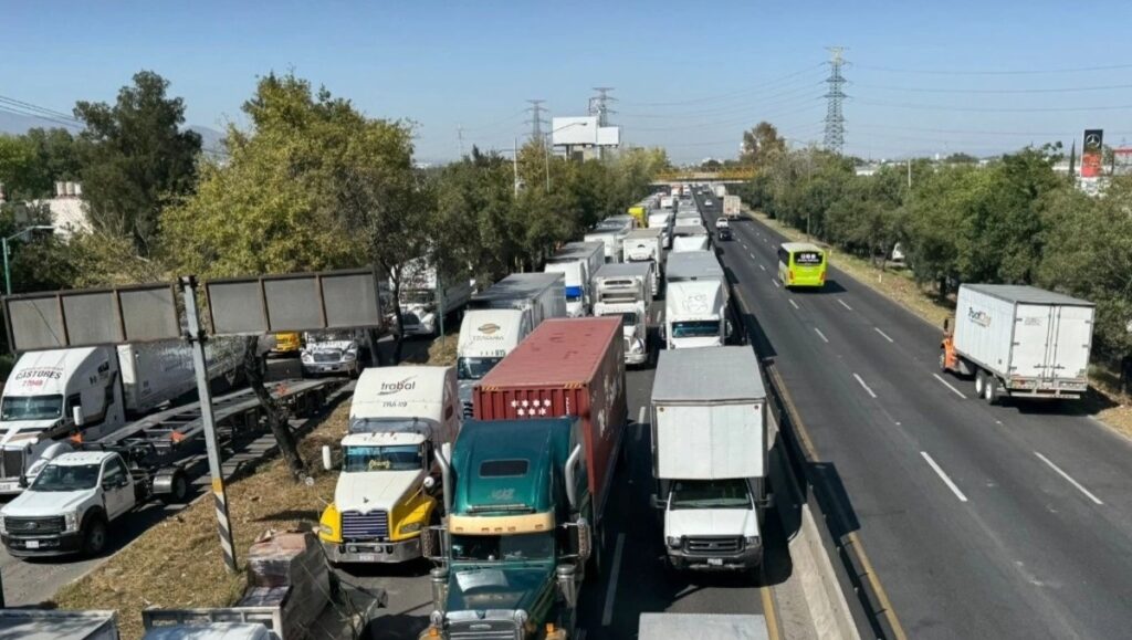 Actualización en Vivo de la Autopista México-Querétaro: Noticias y Cierres Viales del 5 de enero