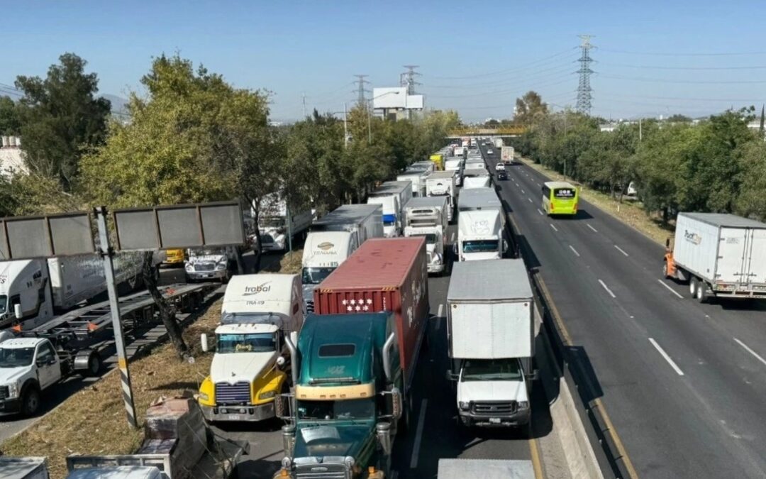 Actualización en Vivo de la Autopista México-Querétaro: Noticias y Cierres Viales del 5 de enero