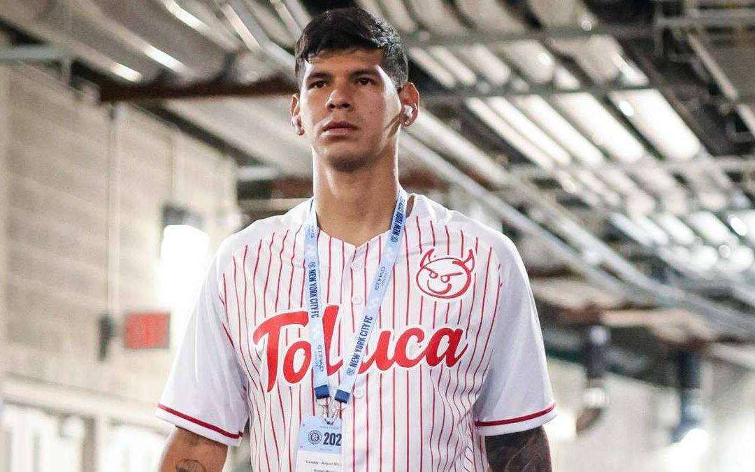 Pumas y Toluca en Negociaciones para Fichar a Robert Morales