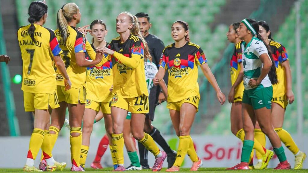 América Consigue una Valiosa Victoria en Santos: Fútbol de Alto Nivel