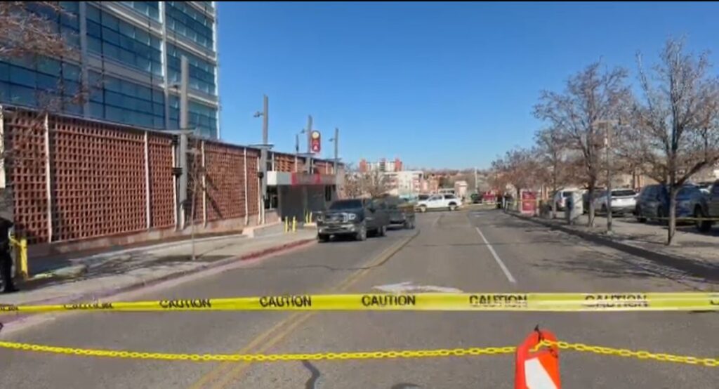Niña de 5 años muere tras ser atropellada en el estacionamiento de un hospital de Albuquerque