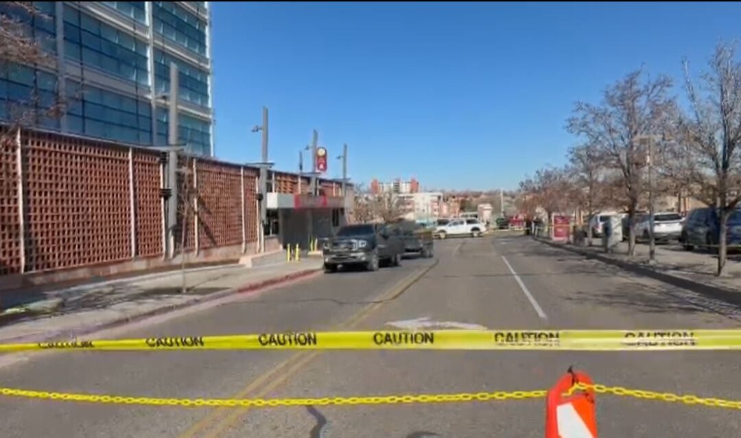 Niña de 5 años muere tras ser atropellada en el estacionamiento de un hospital de Albuquerque