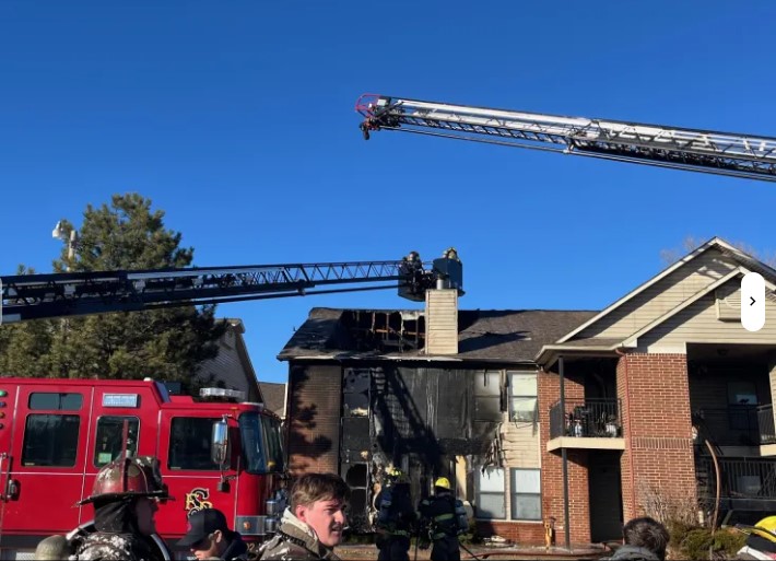 Incendio en Salina daña ocho apartamentos; bomberos rescatan mascotas sin heridos