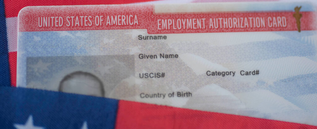 Permiso de Trabajo: Gobierno de EE. UU. Reduce a 18 Meses la Vigencia para Asilados y Refugiados