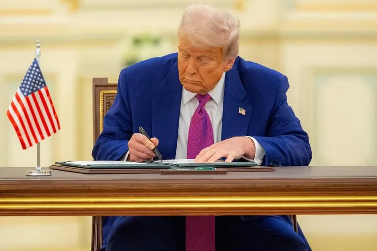 La Corte Suprema Revisa la Ciudadanía por Nacimiento: El Impacto del Decreto de Trump