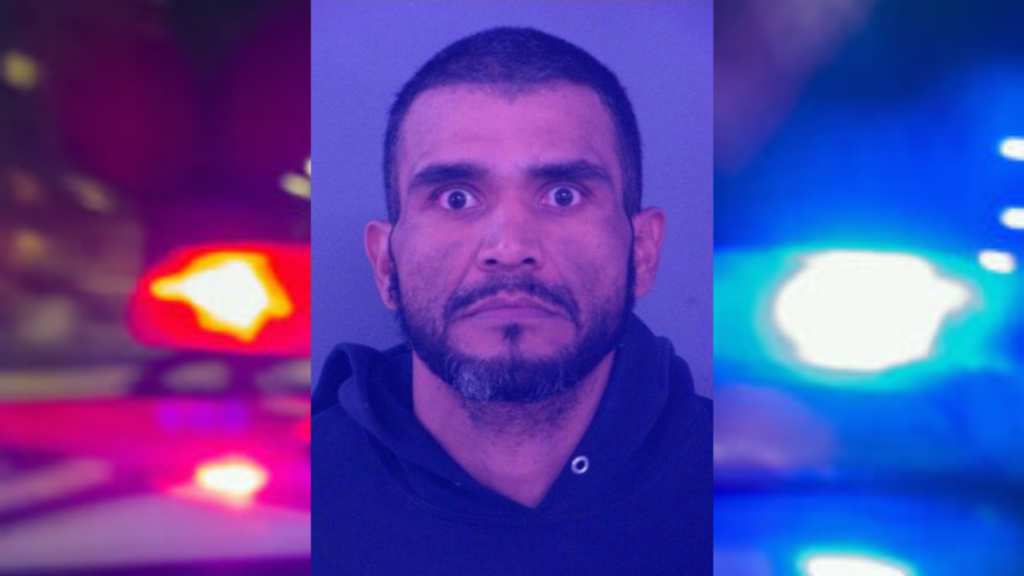 Arresto por Posesión Ilegal de Equipo para Peleas de Gallos en El Paso