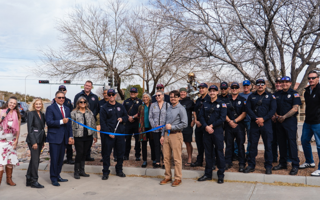 Nueva escultura “Forged in Service” rinde homenaje a bomberos en Estación 6 en Las Cruces