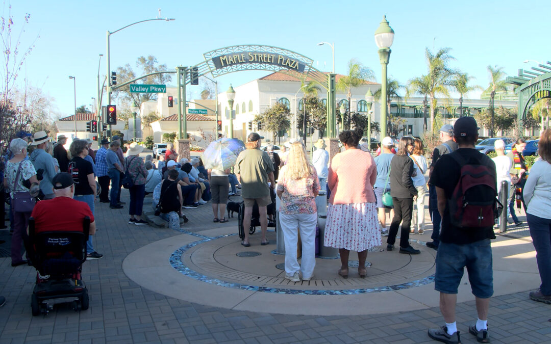 Vigilia por la paz en Escondido ante el temor por redadas migratorias