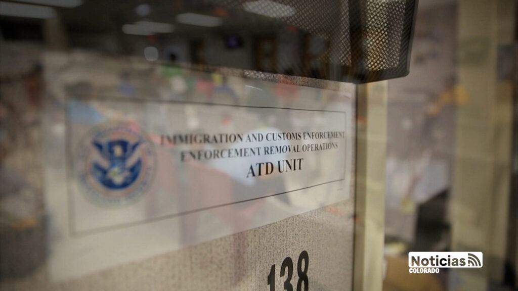 Congresistas obtienen acceso a los centros de detención de ICE sin previo aviso tras fallo judicial