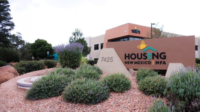 Housing New Mexico premia a prestamistas que impulsan el acceso a la vivienda en el estado