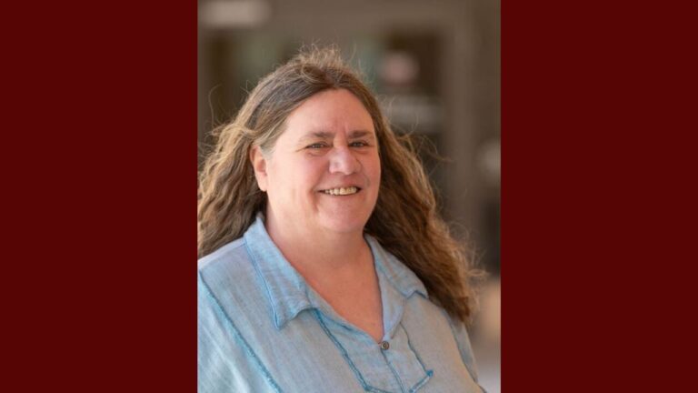Profesora de NMSU premiada por su labor en salud pública y equidad