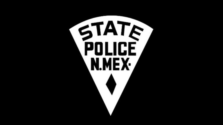 Hombre muere en choque en el Condado Rio Arriba; conductor enfrenta cargos por homicidio vehicular