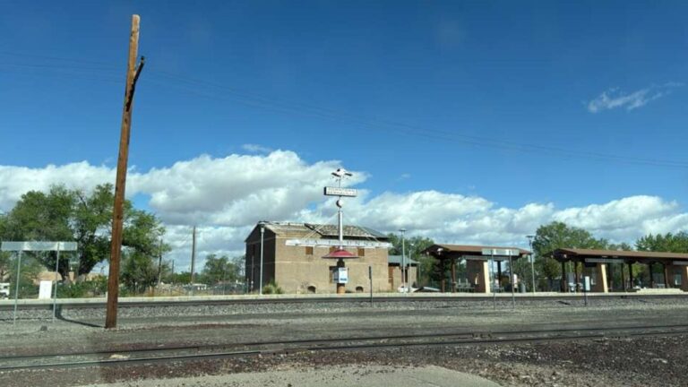 Tirador activo en Bernalillo obliga a suspender paradas del tren y activar transporte en autobús
