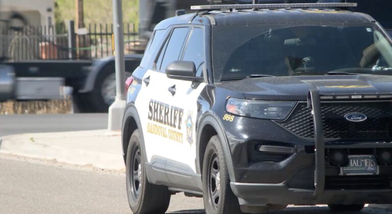 Oficiales responden a un reporte de tirador activo en el condado de Bernalillo
