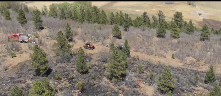 Actualización; Reabren carretera tras avance en control del incendio Collins Lake en el Condado de Mora