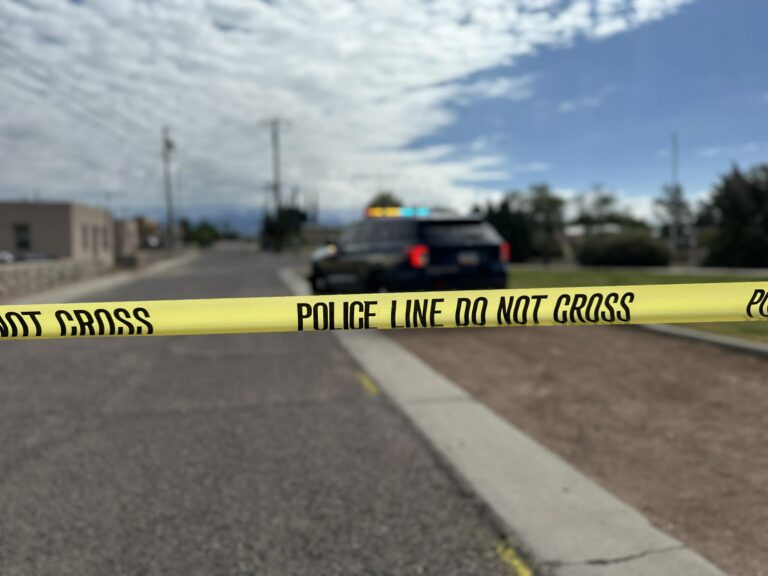 Cierran tramo de Valley Drive en Las Cruces tras accidente que deja a motociclista en estado crítico