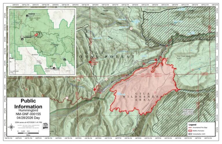 Incendio Hummingbird en Catron County supera 3,200 acres, sigue sin contención y moviliza apoyo médico