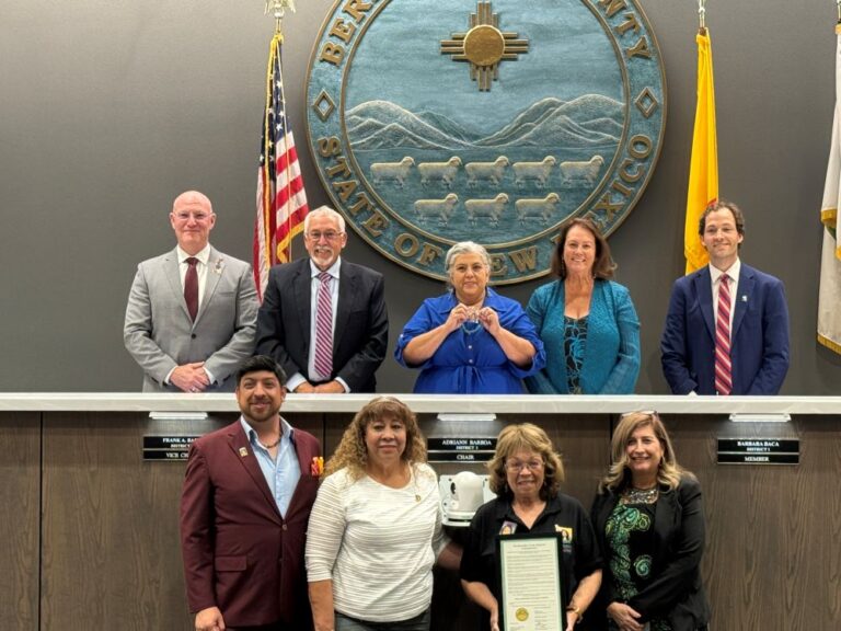El Condado de Bernalillo declara el 25 de abril de 2026 como Día de Dolores Huerta en honor a su legado de derechos civiles