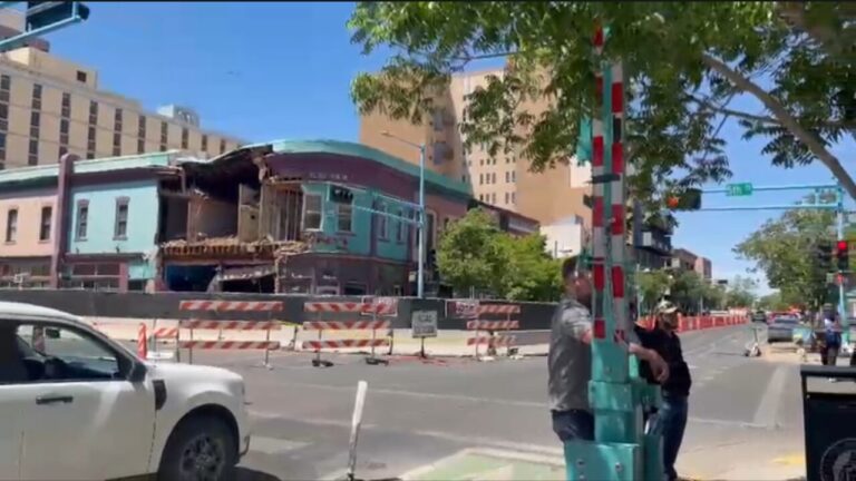 Ciudad de Albuquerque mantiene cierres y monitoreo tras colapso parcial de Lindy’s Diner