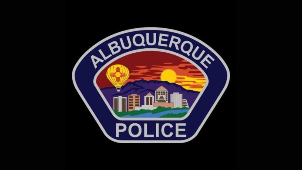 Un muerto y un herido tras choque nocturno en el noreste de Albuquerque